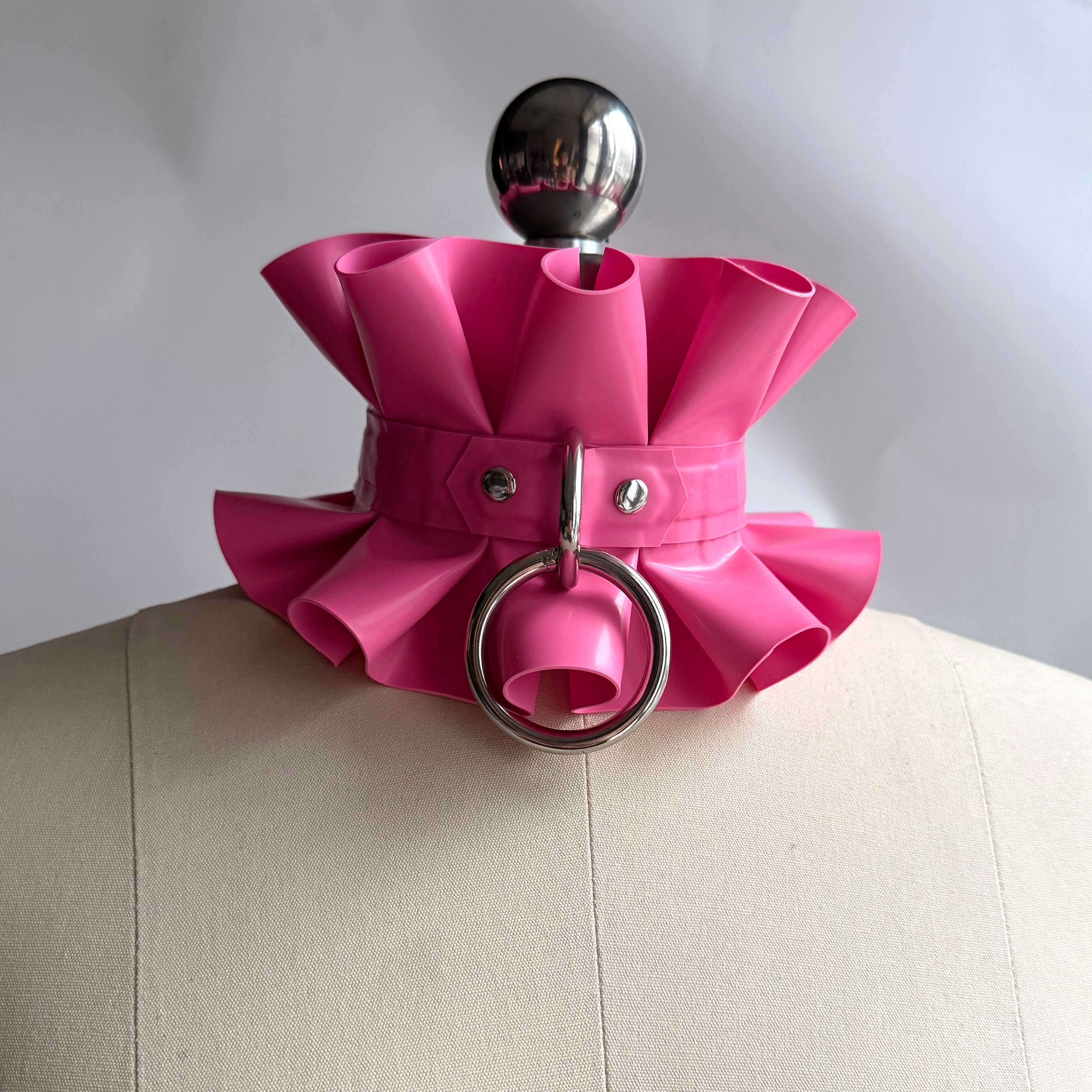 Heavy Gauge Latex Ruffle Bondage Collar