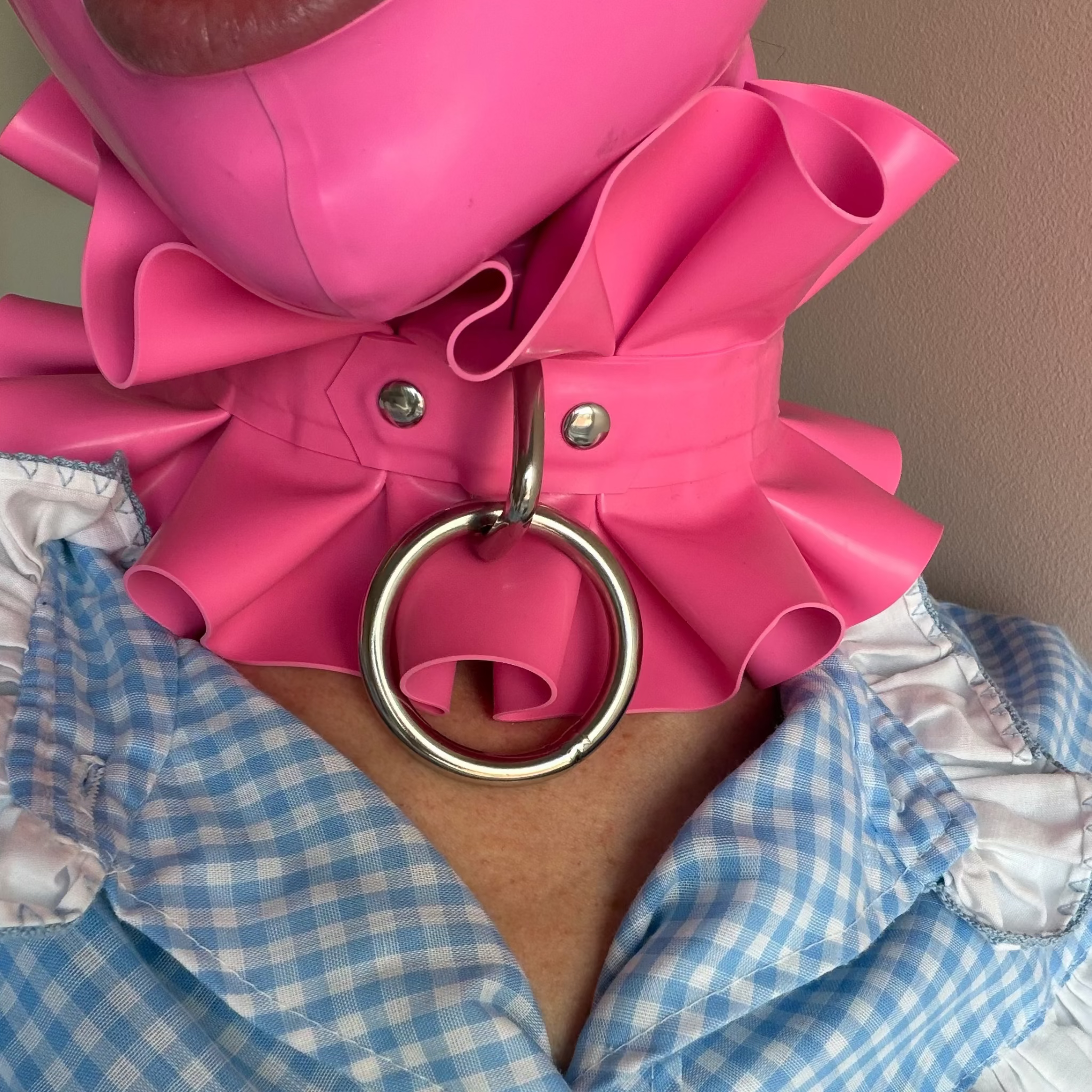 Heavy Gauge Latex Ruffle Bondage Collar